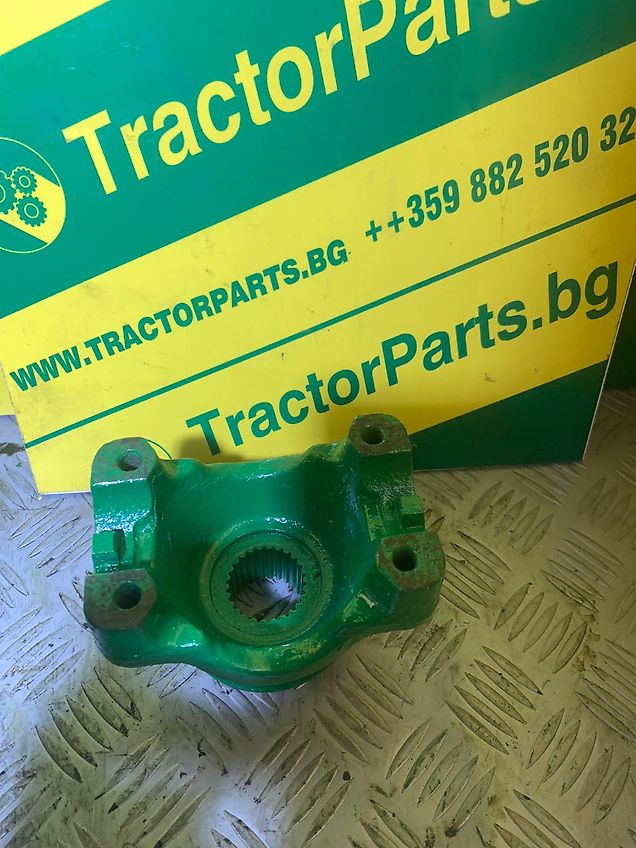 John Deere Universal Joint Yoke (used) - John Deere 3200, 3400, 3800, 3215, 3220, 3415, 3420