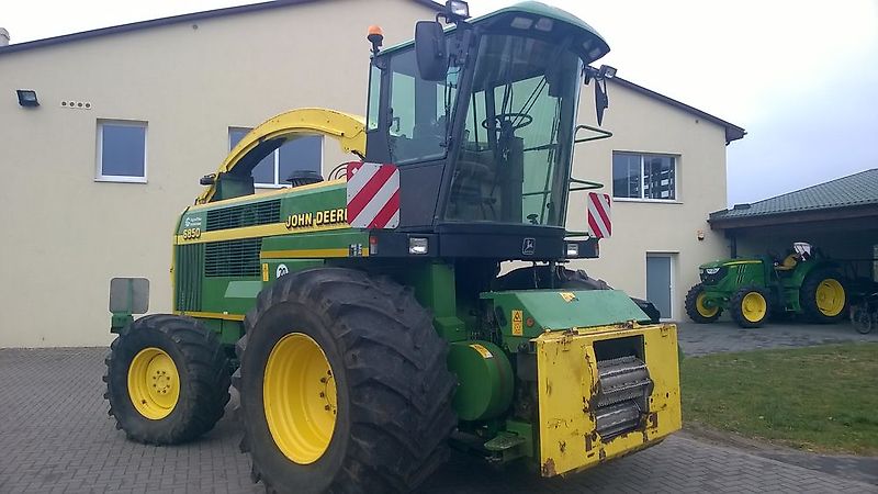 John Deere 6850