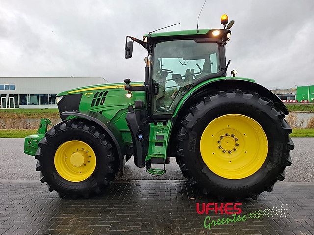 John Deere 6215 R