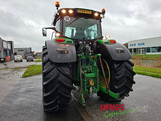John Deere 6215 R