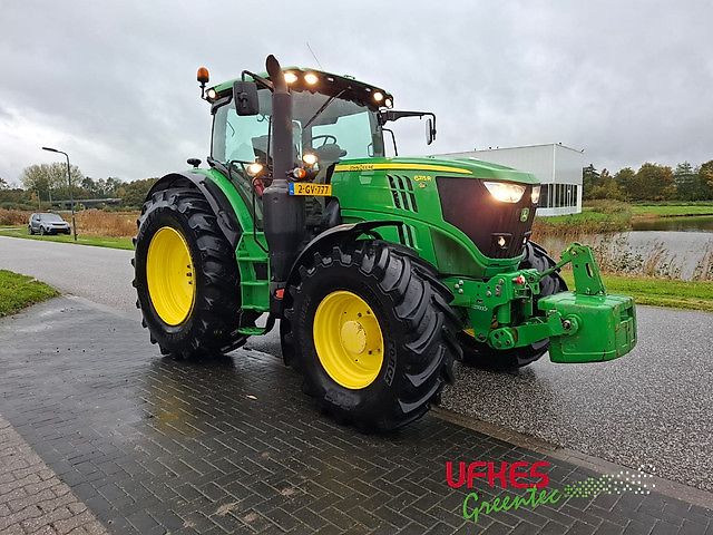 John Deere 6215 R