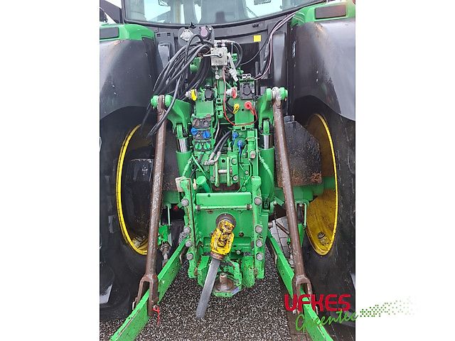 John Deere 6215 R