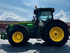 John Deere 8270R