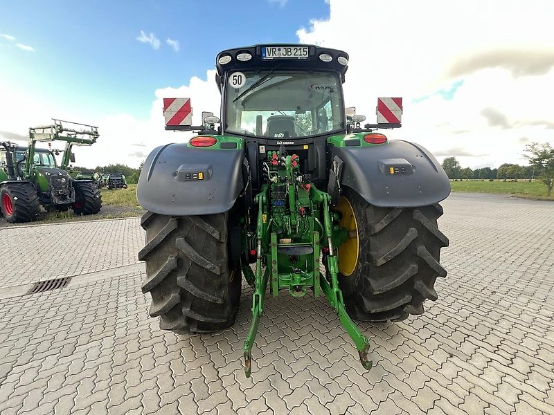 John Deere 6215 R