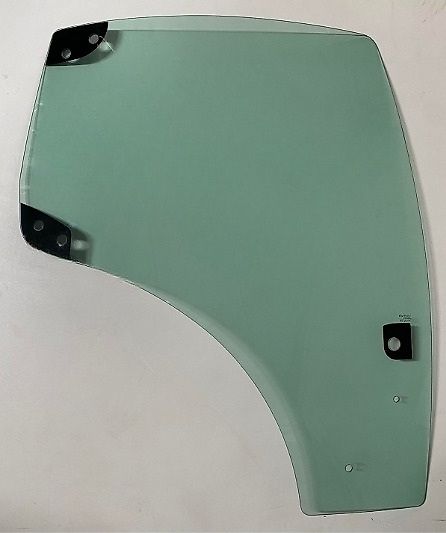 New Holland SZYBA DRZWI CASE NEW HOLLAND PRAWA 82027356