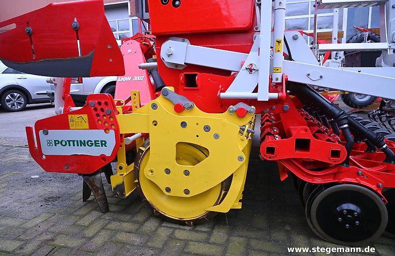 Pöttinger Lion 3002 Kreiselegge + Vitasem 302 ADD Sämaschine