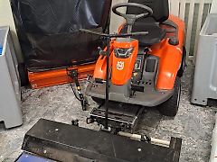 Husqvarna R320X AWD Rider