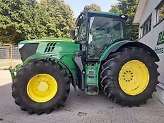 John Deere 6215R