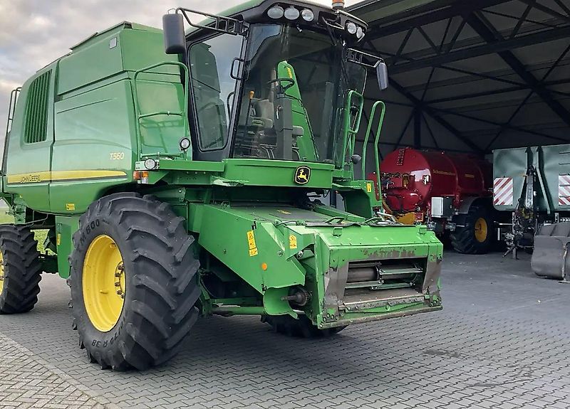John Deere T 560
