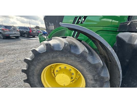 John Deere 6175M