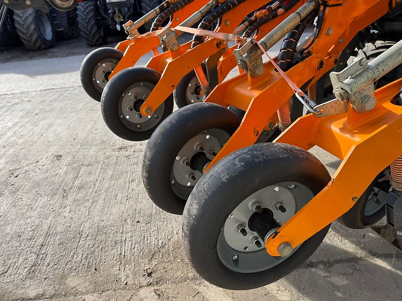 Mzuri Pro Till 4T Seed Drill