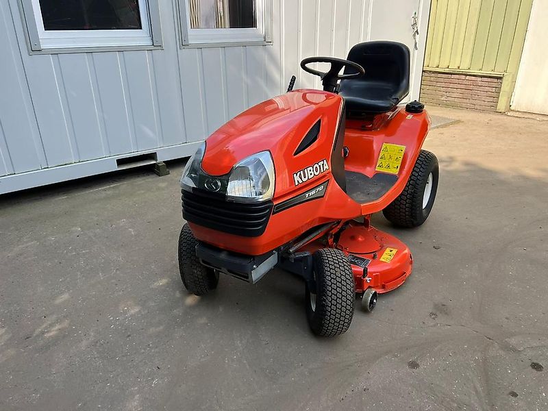 Kubota T1670