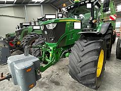 John Deere 6215R