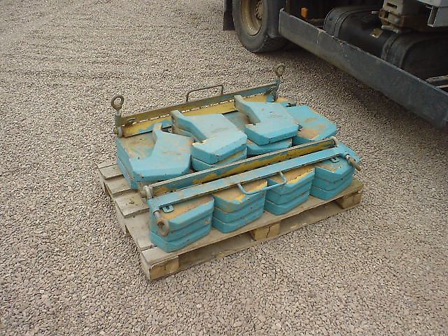 Fortschritt 14 Koffergewichte mit Halterung und Sicherung, Paketpreis