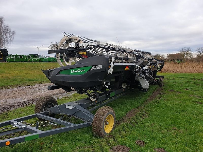 MacDon FD235 Aufnahme John Deere S