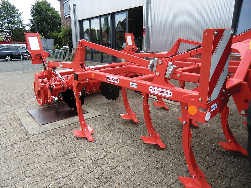 Maschio TERREMOTO 3-300 mit Dachringwalze