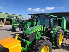John Deere 6090M