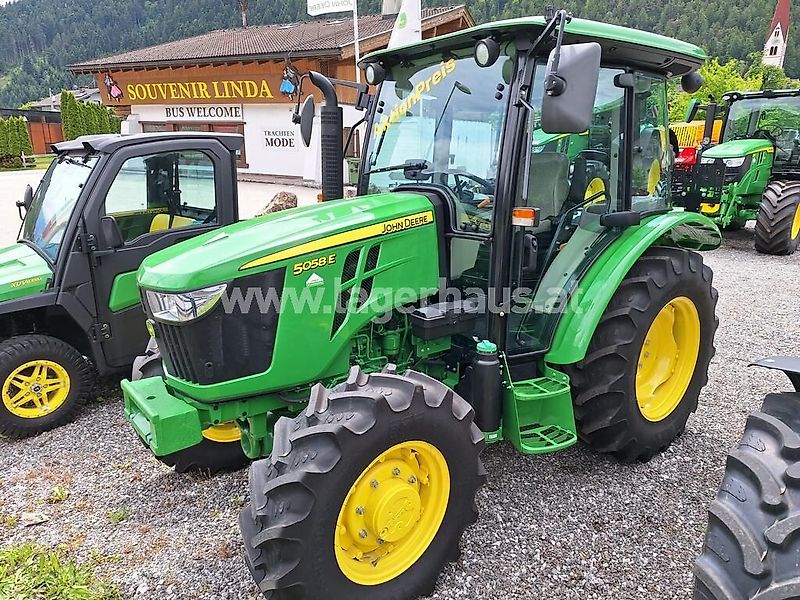 John Deere 5058E