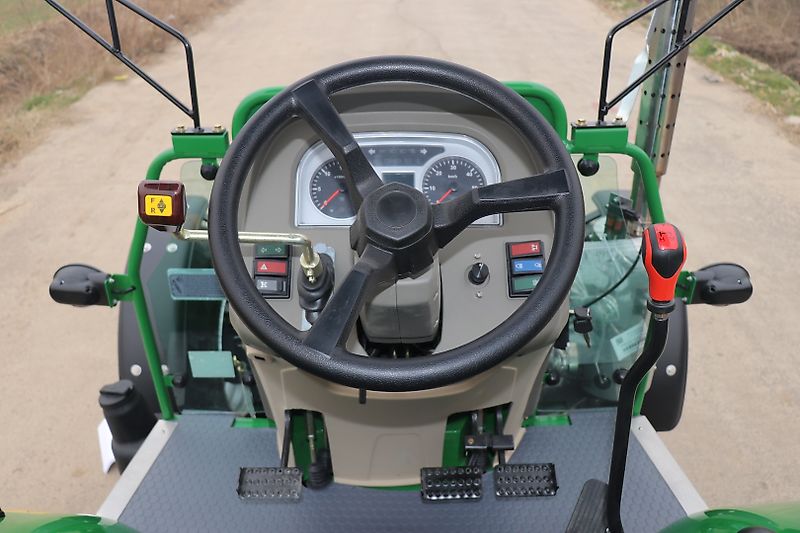 FoTrak NEU! FoTrak 504R Allrad Traktor Motor: 50 PS Euro 5 Frontlader Druckluft