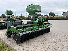 Direktsaatgerät Wiesenegge Striegel Drillkombination