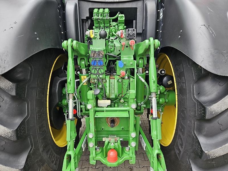 John Deere 6R185